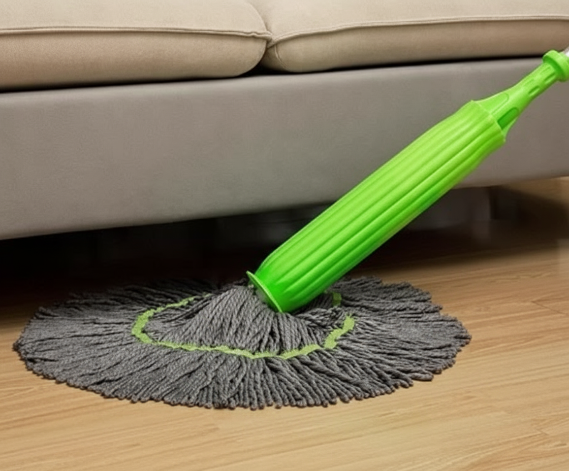 Self-twisting Water Rotating Mop